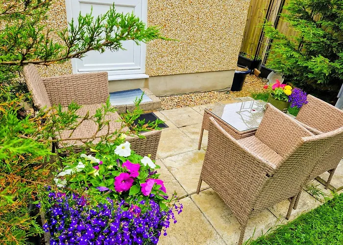 Located Close To Major Businesses Bristol